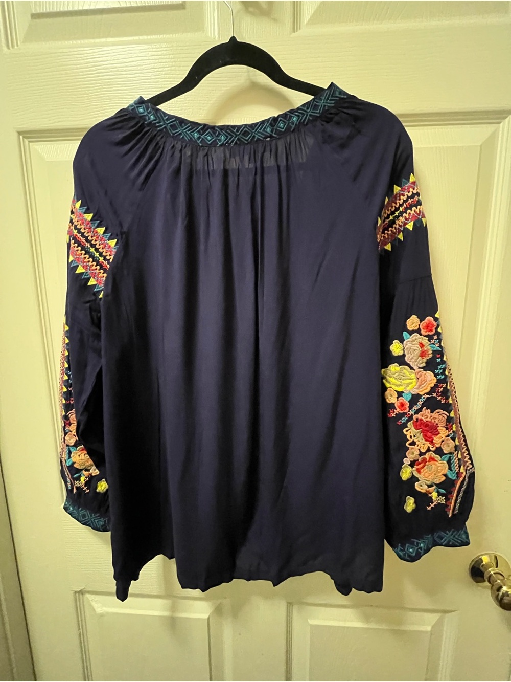 Solitaire Embroidered Boho Peasant Blouse Navy Floral Long Sleeve Women’s Size M - Picture 3 of 12